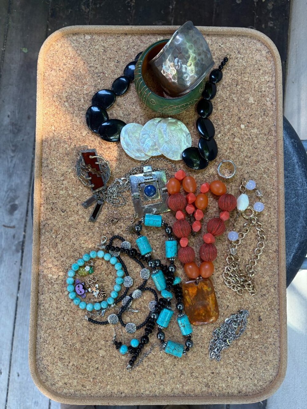 Large Lot of Costume Fashion Jewelry 17 Mixed Items Bracelets Necklaces Pendants